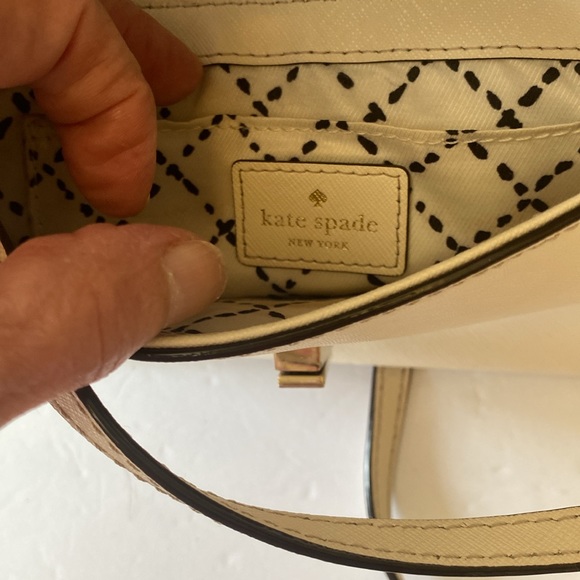 Kate Spade cream colored Crossbody bag. - Picture 11 of 13